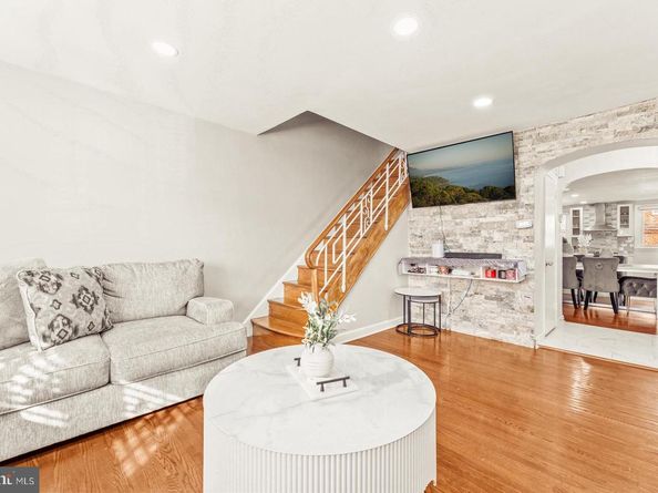 1809 Fox Chase Road, Philadelphia PA 19152