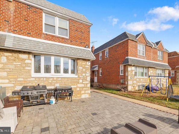 1809 Fox Chase Road, Philadelphia PA 19152