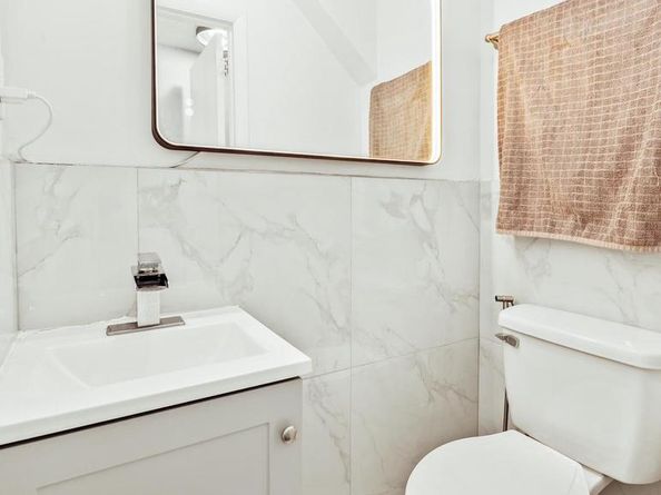 1809 Fox Chase Road, Philadelphia PA 19152