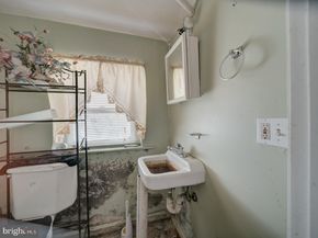 2015 Douglas Street NE, Washington DC 20018