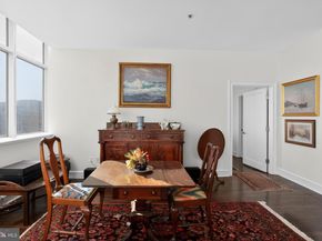 201-59 N 8TH Street 713, Philadelphia PA 19106