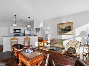 201-59 N 8TH Street 713, Philadelphia PA 19106