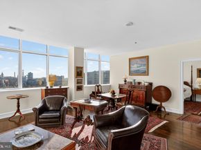 201-59 N 8TH Street 713, Philadelphia PA 19106