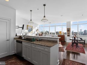 201-59 N 8TH Street 713, Philadelphia PA 19106