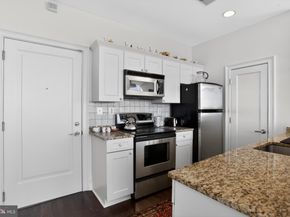 201-59 N 8TH Street 713, Philadelphia PA 19106