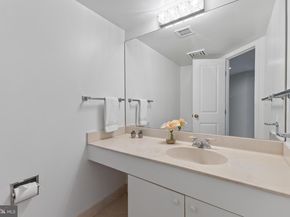 1099 22nd Street NW 601, Washington DC 20037