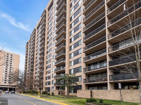 3713 S George Mason Drive 1109, Falls Church VA 22041