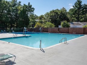 7621 Tremayne Place 210, Mclean VA 22102