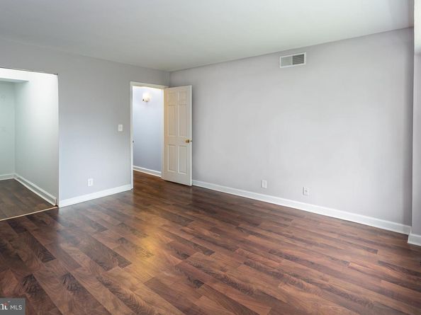 7621 Tremayne Place 210, Mclean VA 22102