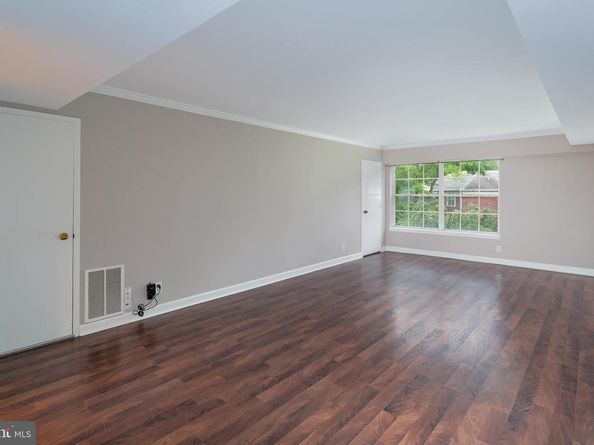 7621 Tremayne Place 210, Mclean VA 22102