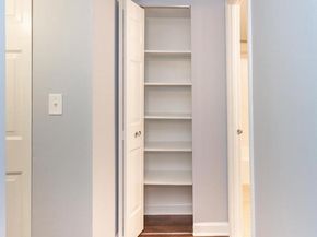 7621 Tremayne Place 210, Mclean VA 22102