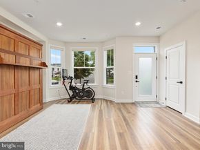 113 Pleasant Street NW 6, Vienna VA 22180