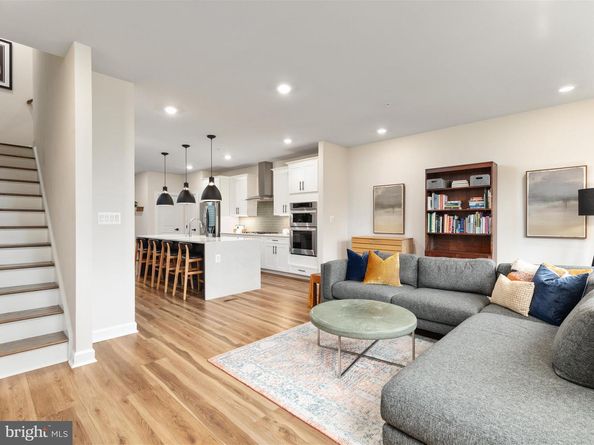 113 Pleasant Street NW 6, Vienna VA 22180