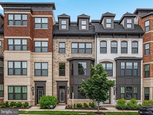 113 Pleasant Street NW 6, Vienna VA 22180