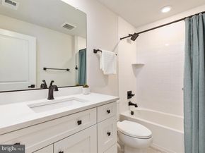 113 Pleasant Street NW 6, Vienna VA 22180