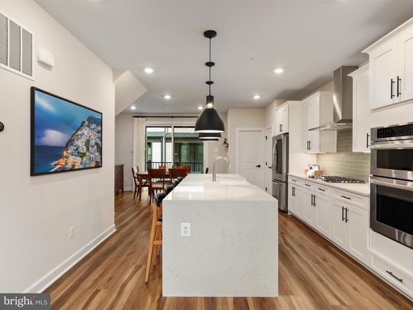 113 Pleasant Street NW 6, Vienna VA 22180