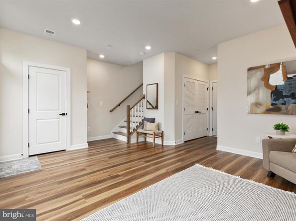113 Pleasant Street NW 6, Vienna VA 22180