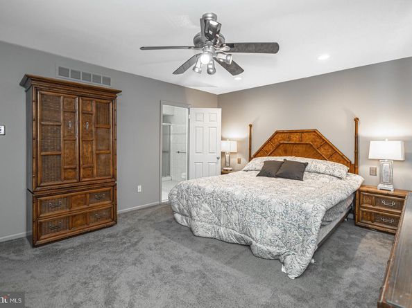 935 Edgewood Lane, Feasterville Trevose PA 19053