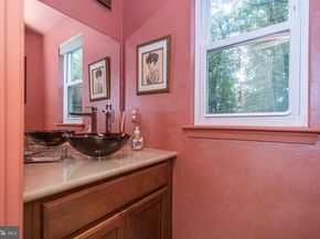 935 Edgewood Lane, Feasterville Trevose PA 19053