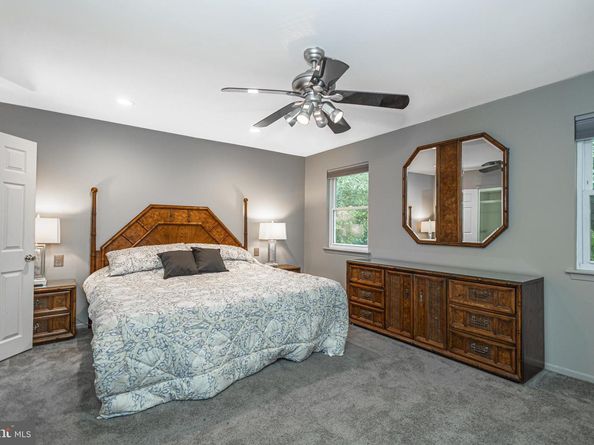 935 Edgewood Lane, Feasterville Trevose PA 19053