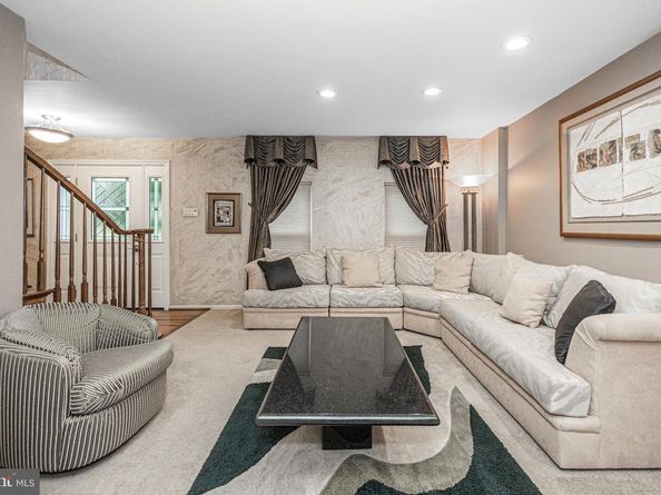 935 Edgewood Lane, Feasterville Trevose PA 19053