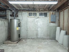 935 Edgewood Lane, Feasterville Trevose PA 19053