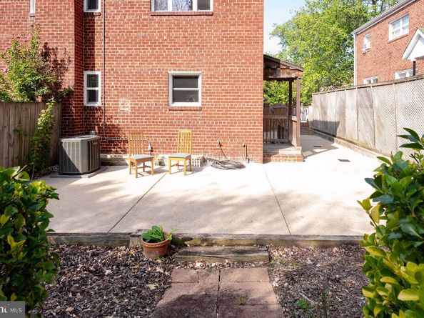 133 E Taylor Run Parkway, Alexandria VA 22314