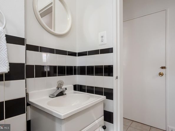 133 E Taylor Run Parkway, Alexandria VA 22314