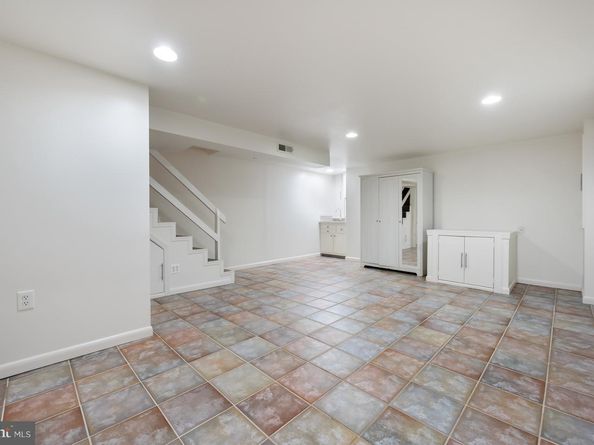 133 E Taylor Run Parkway, Alexandria VA 22314