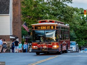 133 E Taylor Run Parkway, Alexandria VA 22314