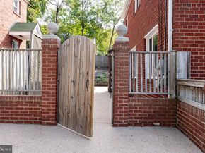 133 E Taylor Run Parkway, Alexandria VA 22314