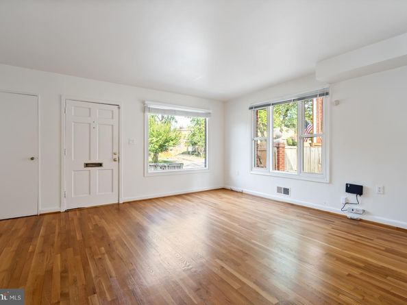 133 E Taylor Run Parkway, Alexandria VA 22314