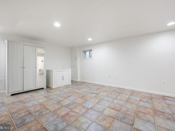 133 E Taylor Run Parkway, Alexandria VA 22314