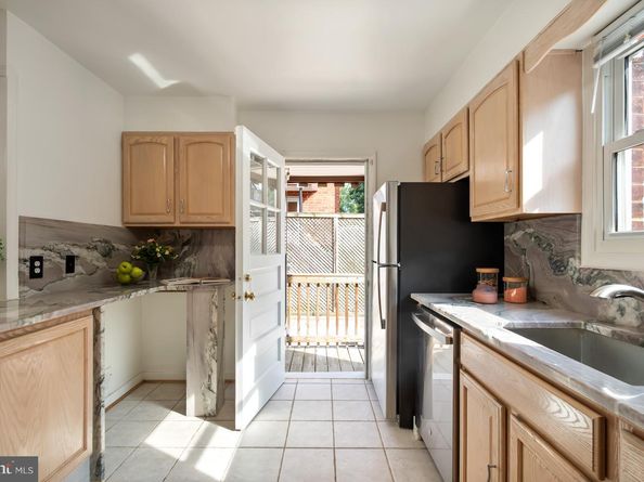 133 E Taylor Run Parkway, Alexandria VA 22314