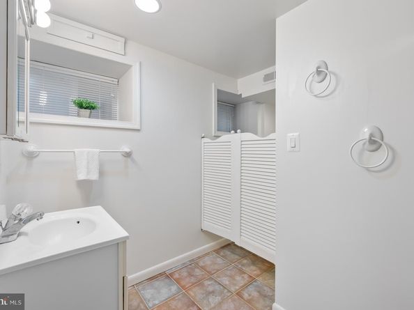 133 E Taylor Run Parkway, Alexandria VA 22314