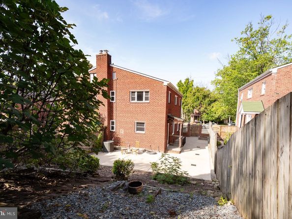 133 E Taylor Run Parkway, Alexandria VA 22314