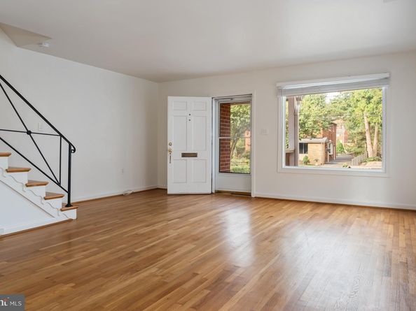 133 E Taylor Run Parkway, Alexandria VA 22314