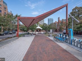 302 Lombard Street B, Philadelphia PA 19147
