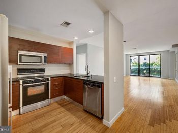 934 N 3rd Street