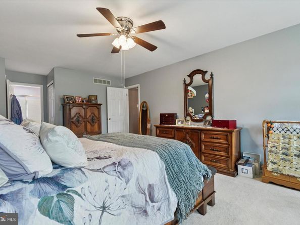 689 Pickering Road, Southampton PA 18966