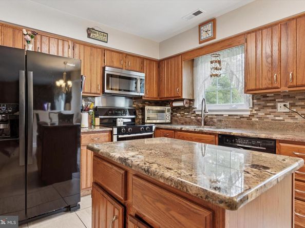 689 Pickering Road, Southampton PA 18966