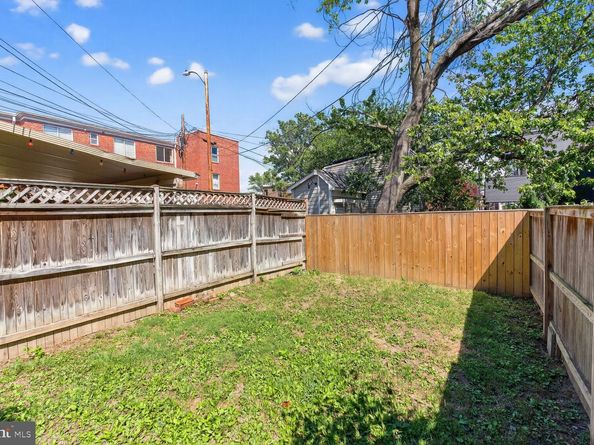 438 16TH Street SE, Washington DC 20003