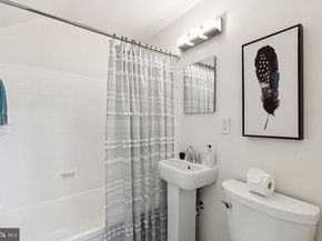 1525 N Longfellow Street, Arlington VA 22205