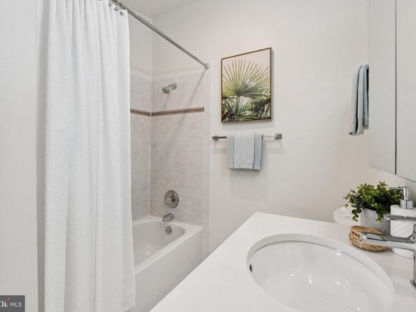 1525 N Longfellow Street, Arlington VA 22205