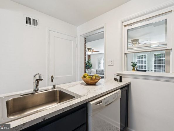 1525 N Longfellow Street, Arlington VA 22205