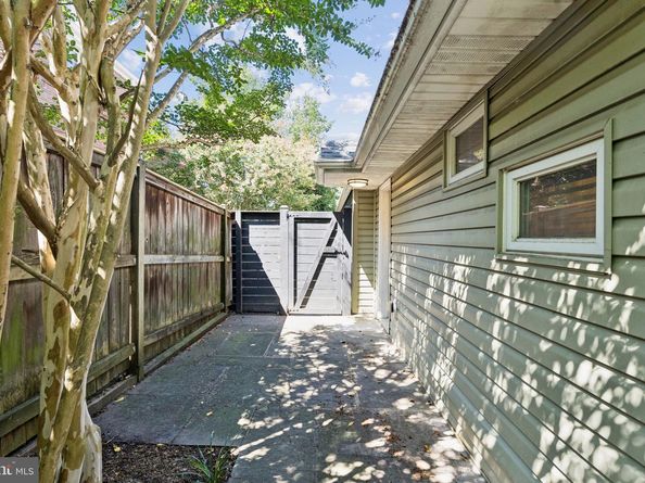 1525 N Longfellow Street, Arlington VA 22205