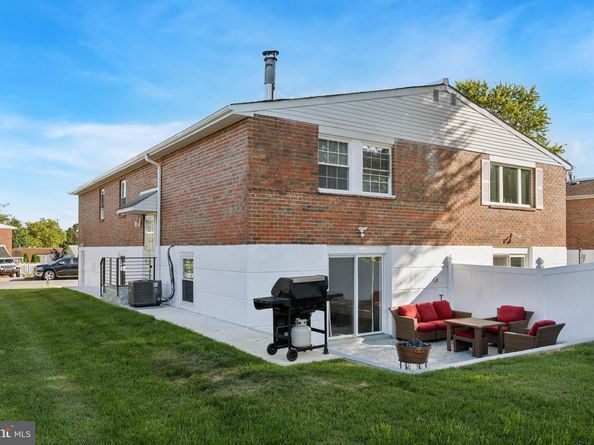 15014 Theresa Drive, Philadelphia PA 19116