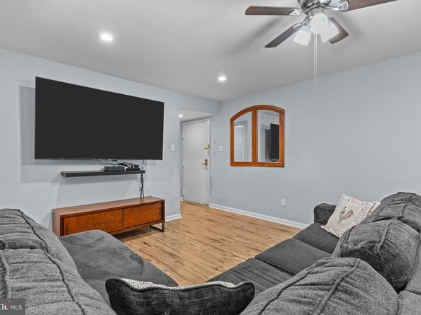 4000 Gypsy Lane 637, Philadelphia PA 19129