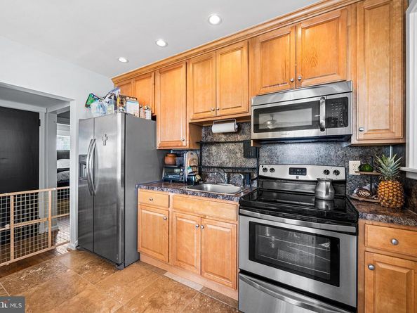 338 W 6TH Avenue, Conshohocken PA 19428