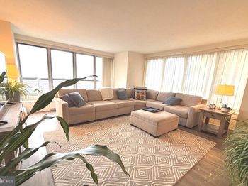 224-30 W Rittenhouse Square